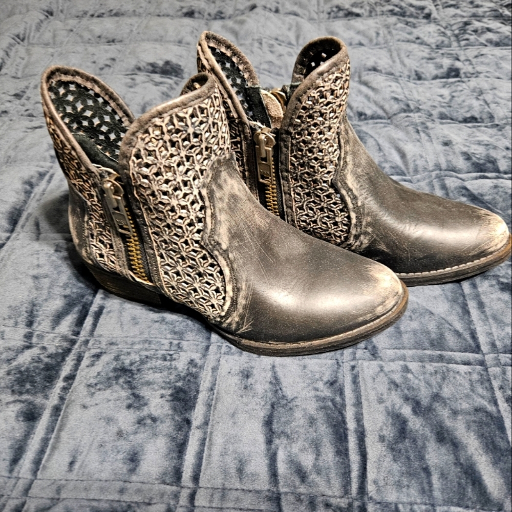 Circle G Black and Tan Cutout Leather Ankle Booties
